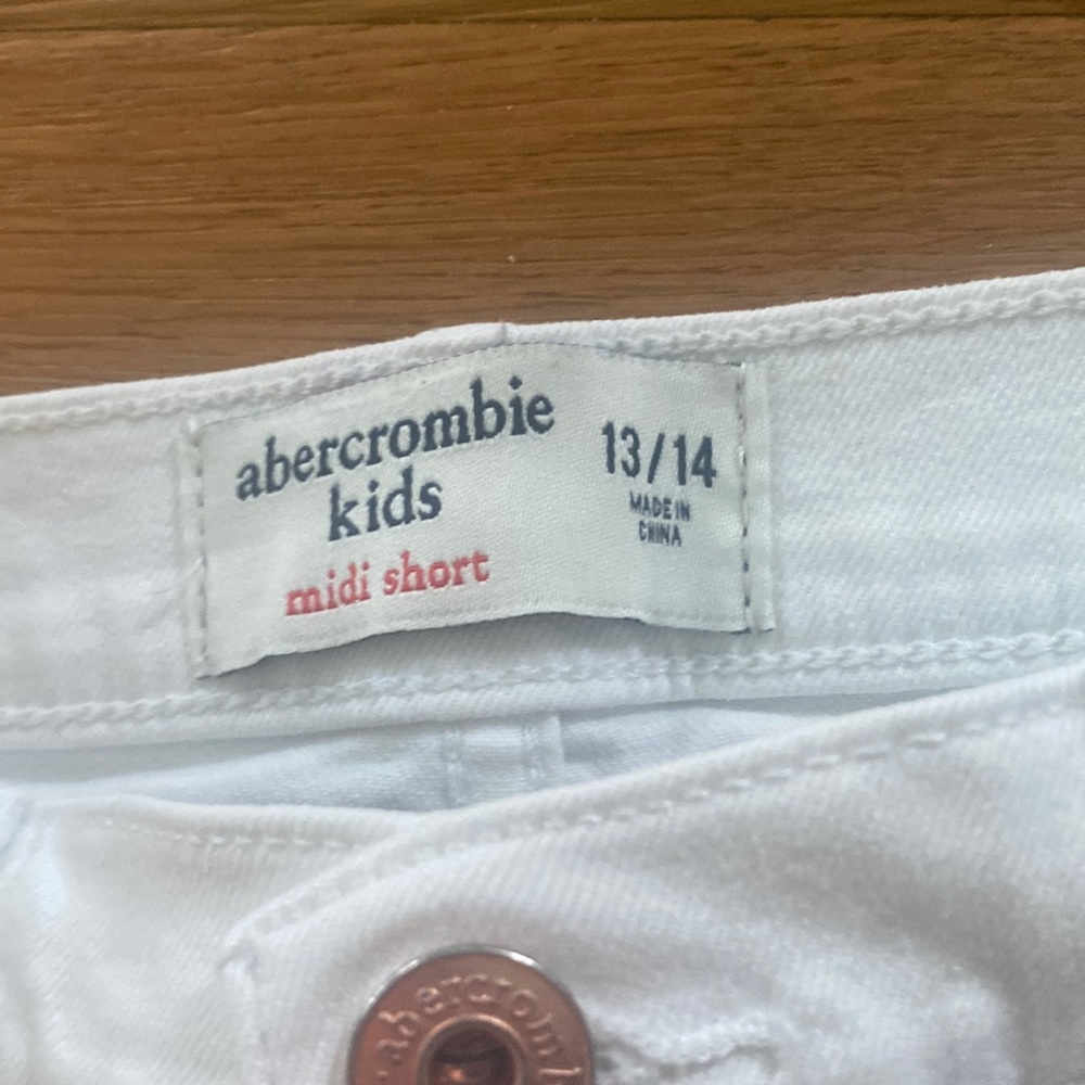 only slightly worn - Picture 3 of 3